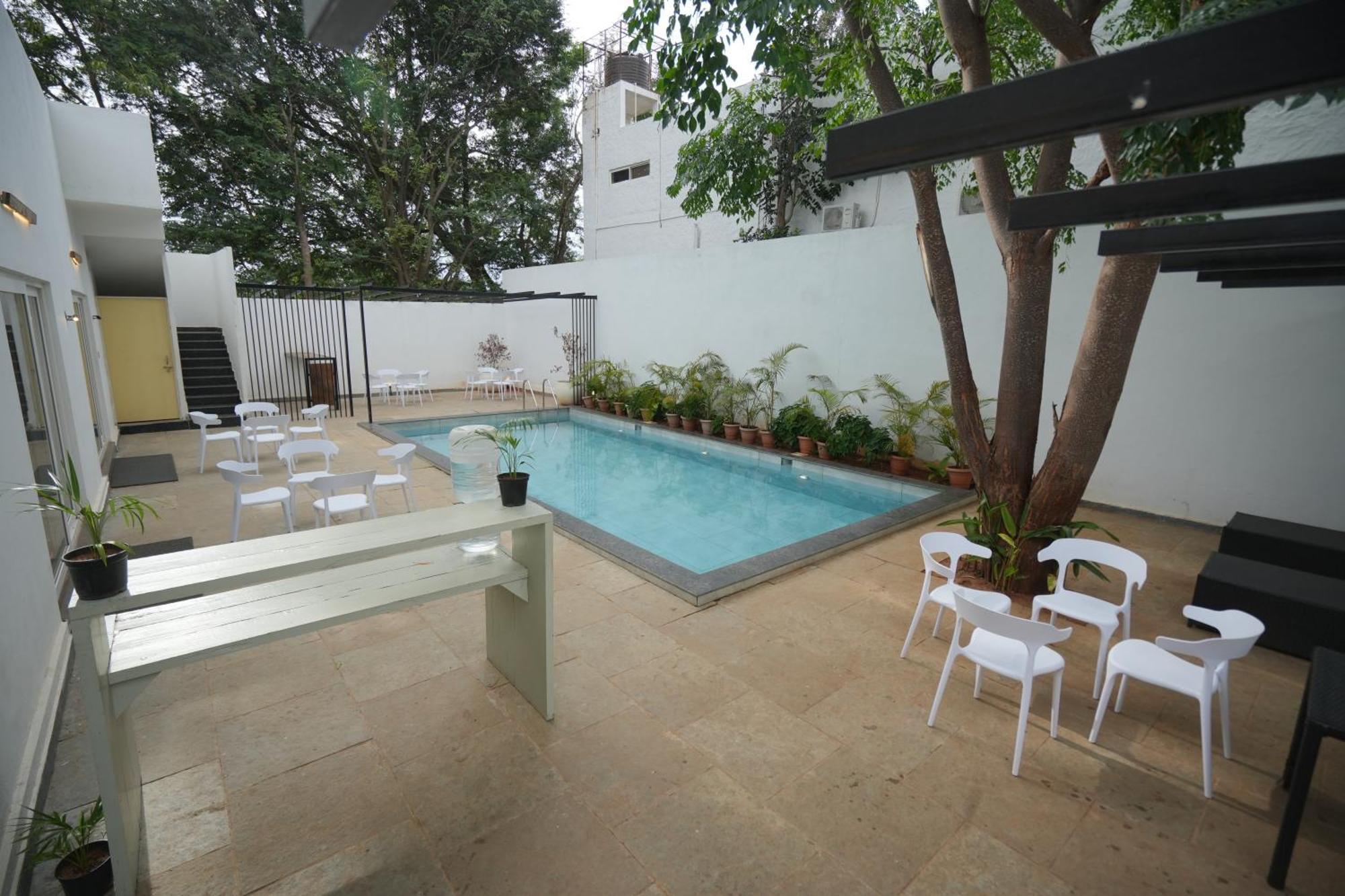 Happy Retreats - Kai Hotell Chik Ballāpur Exteriör bild